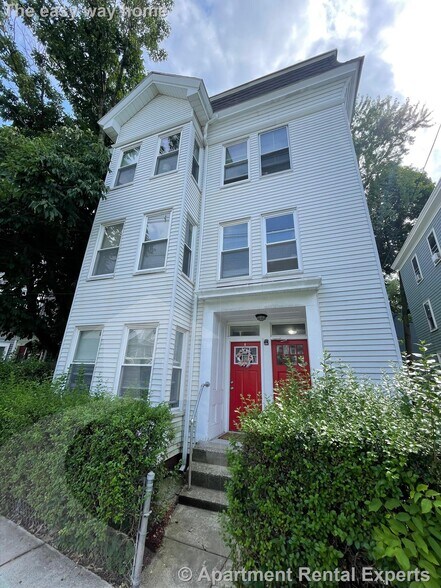 Building Photo - 322 Beacon St