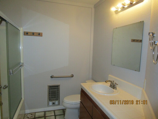 Building Photo - INCREDIBLE LOCATION!!! Quaint and Quiet an...