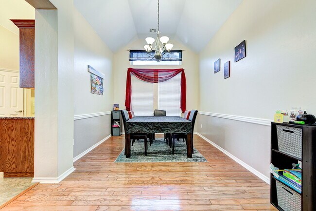 Building Photo - 3804 Lorings Rd