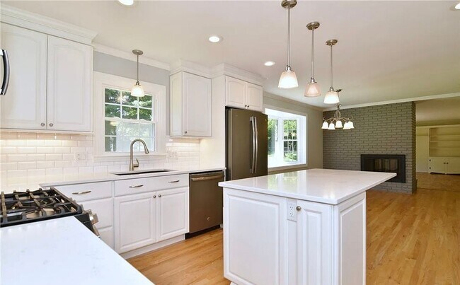 Building Photo - 118 Clairhaven Dr