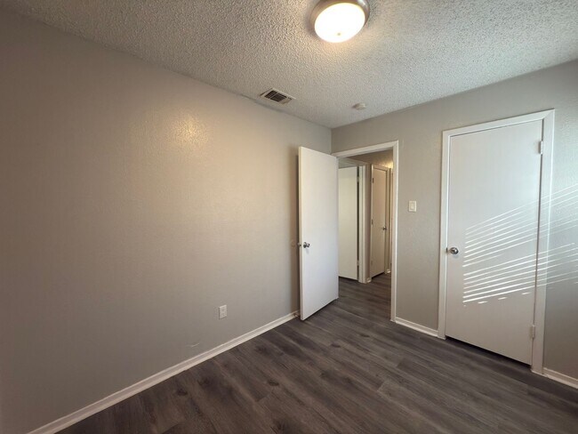 Building Photo - 8910-8910 Greenmound Ave