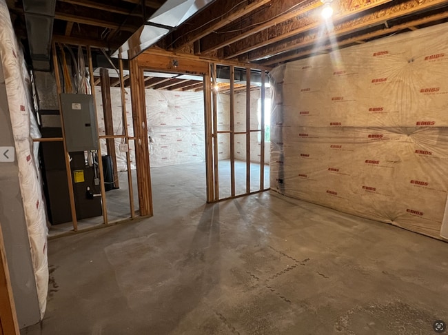 Building Photo - Spacious 3-Bedroom Home in Prime Lehi Loca...