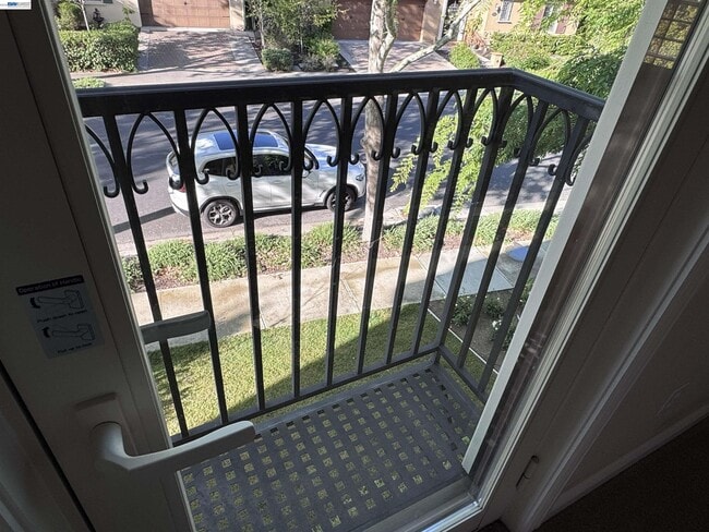 Building Photo - 7875 Kennard Ln