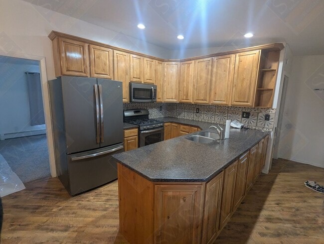 Building Photo - 1020 Bridger Dr