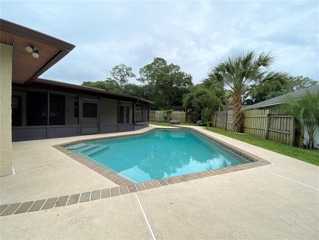 Building Photo - 214 Stevenage Dr