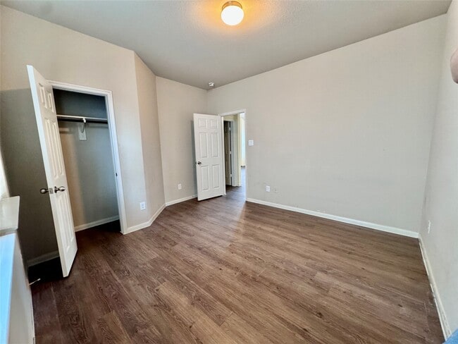Building Photo - 3302 Allington Ct