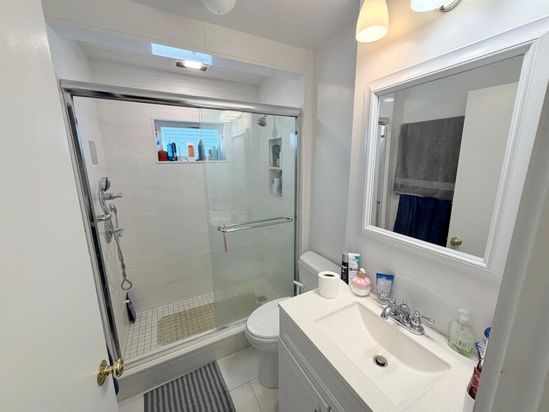 Building Photo - 34 Leonard St