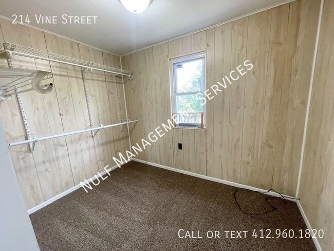 Building Photo - 214 Vine St