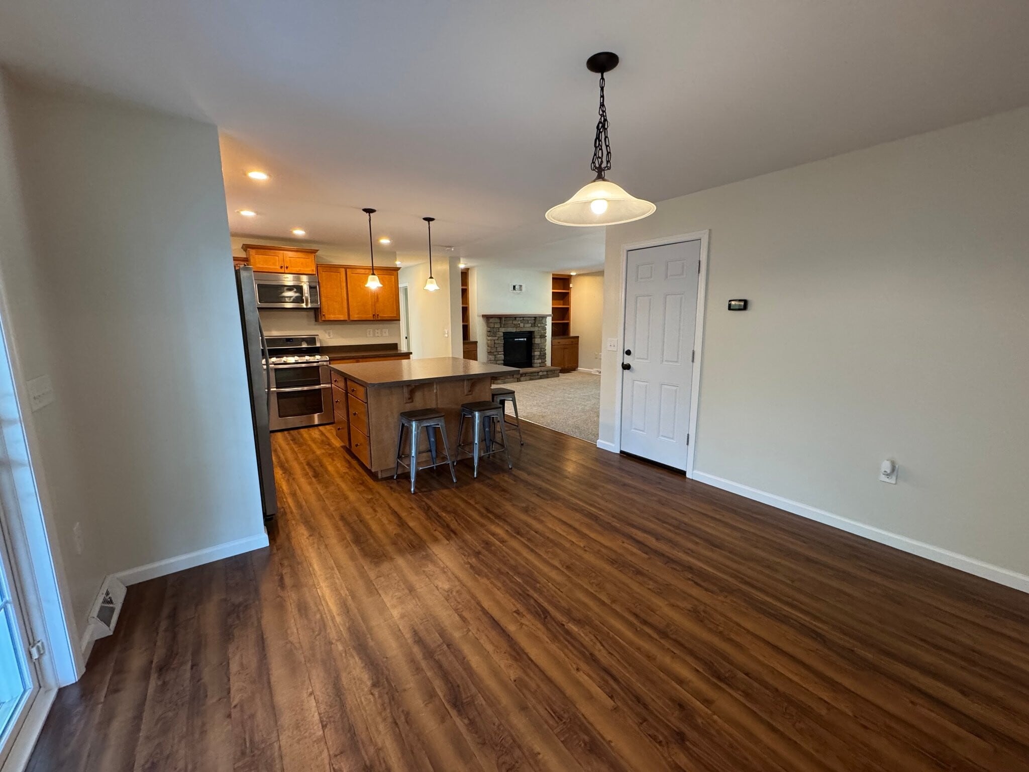 Building Photo - 2094 Fieldcrest Dr