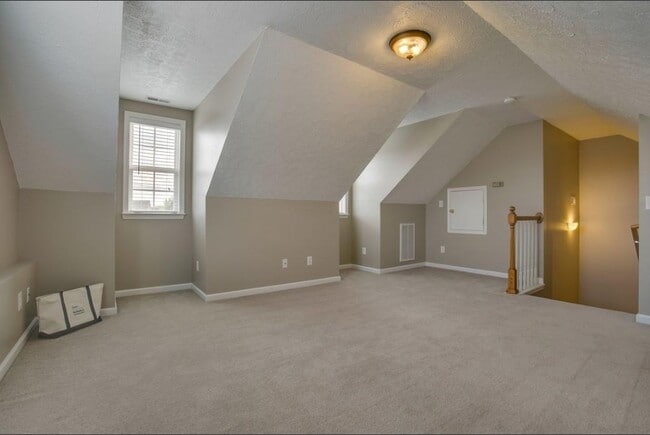 Building Photo - 4650 Hammock Dr