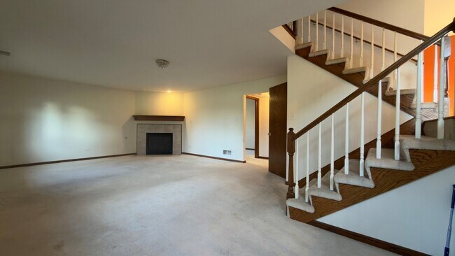 Building Photo - 21223 Alessandra Dr
