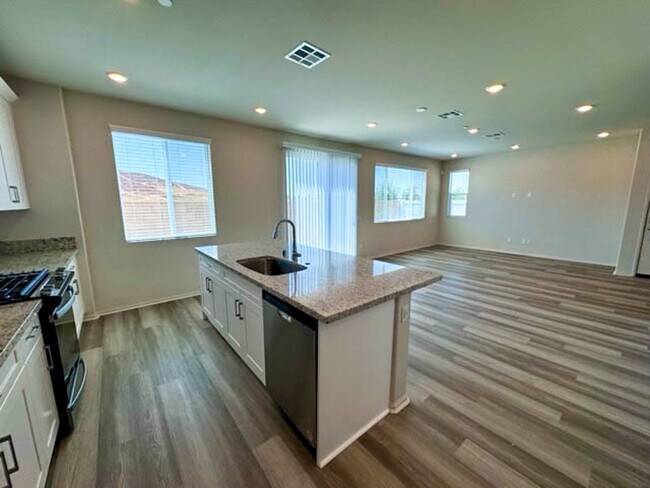 Building Photo - 31799 Woodbank Wy
