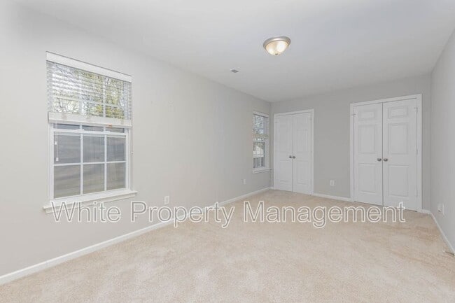 Building Photo - 621 Cherry St