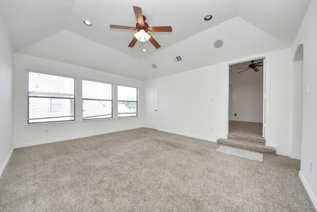 Building Photo - 17222 Red Oak Bend Dr