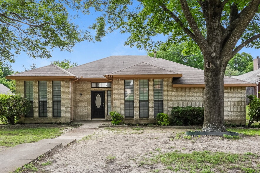 Primary Photo - 544 De Soto Dr