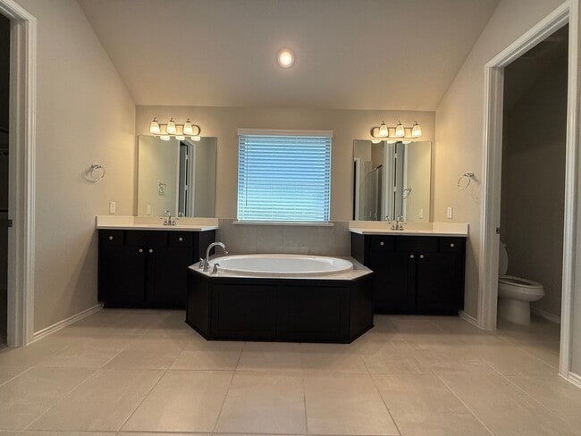 Building Photo - 5207 Maple Wood Dr