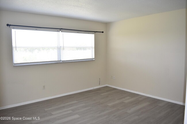 Building Photo - 3134 Edgewood Dr NE