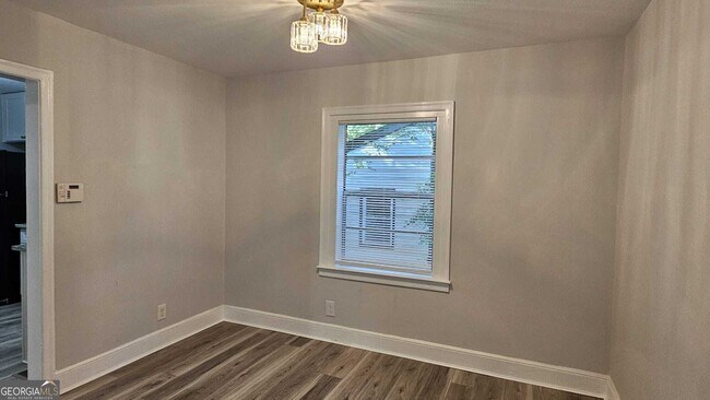 Building Photo - 1830 Meadow Ln