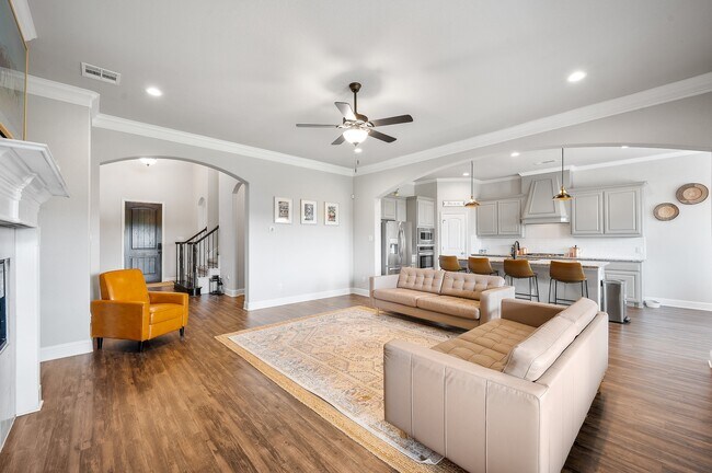 Building Photo - 1074 Waverly Dr