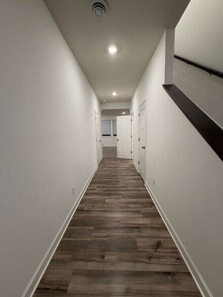 Building Photo - 10604 Heron Ave S