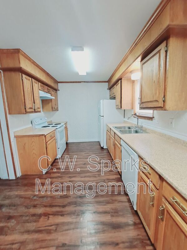 Building Photo - 852 Harvard Ln