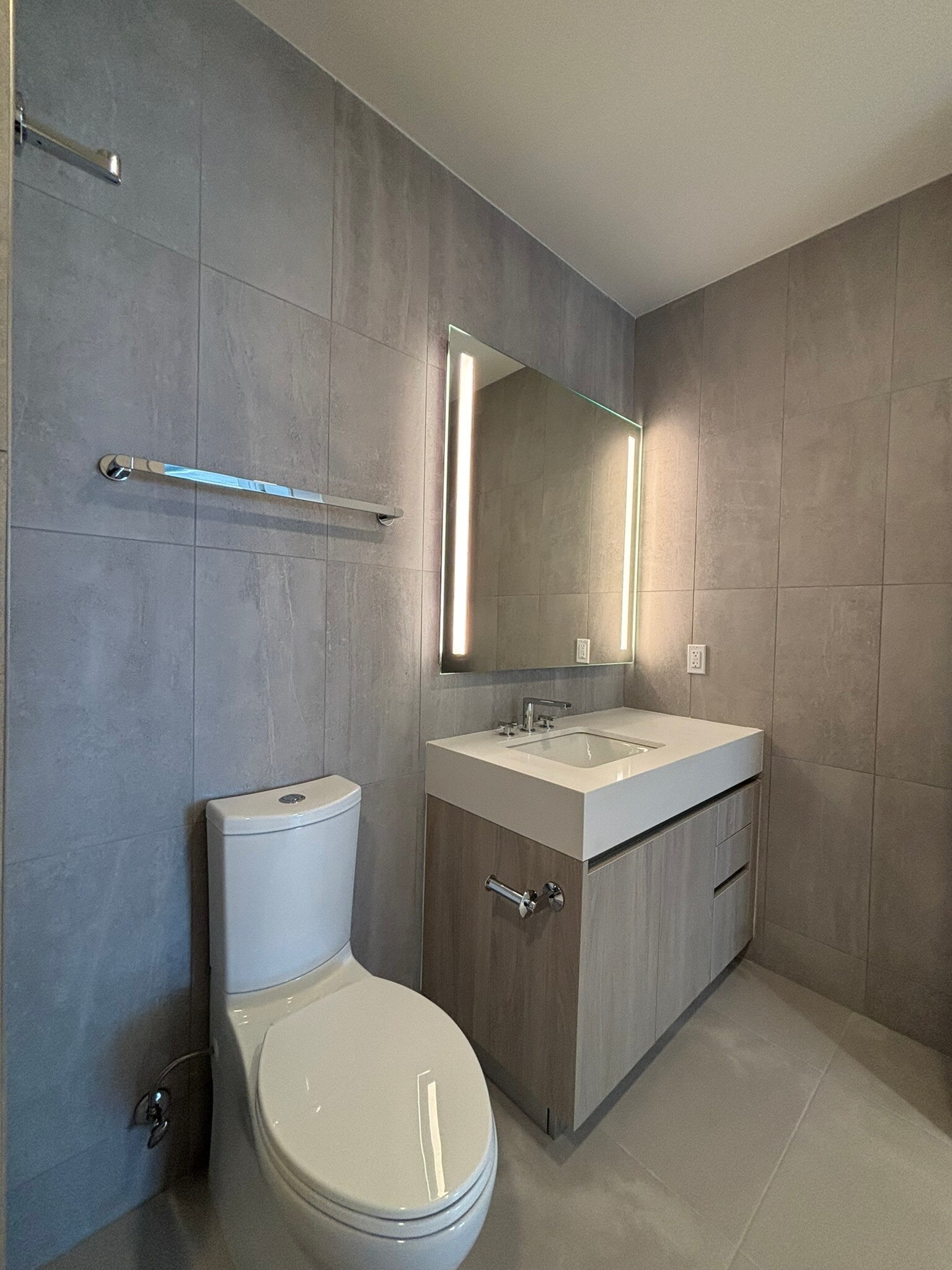 Building Photo - 113 NW 24th St