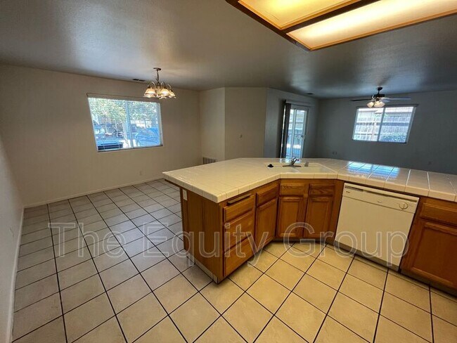 Building Photo - 2824 N Zachary St