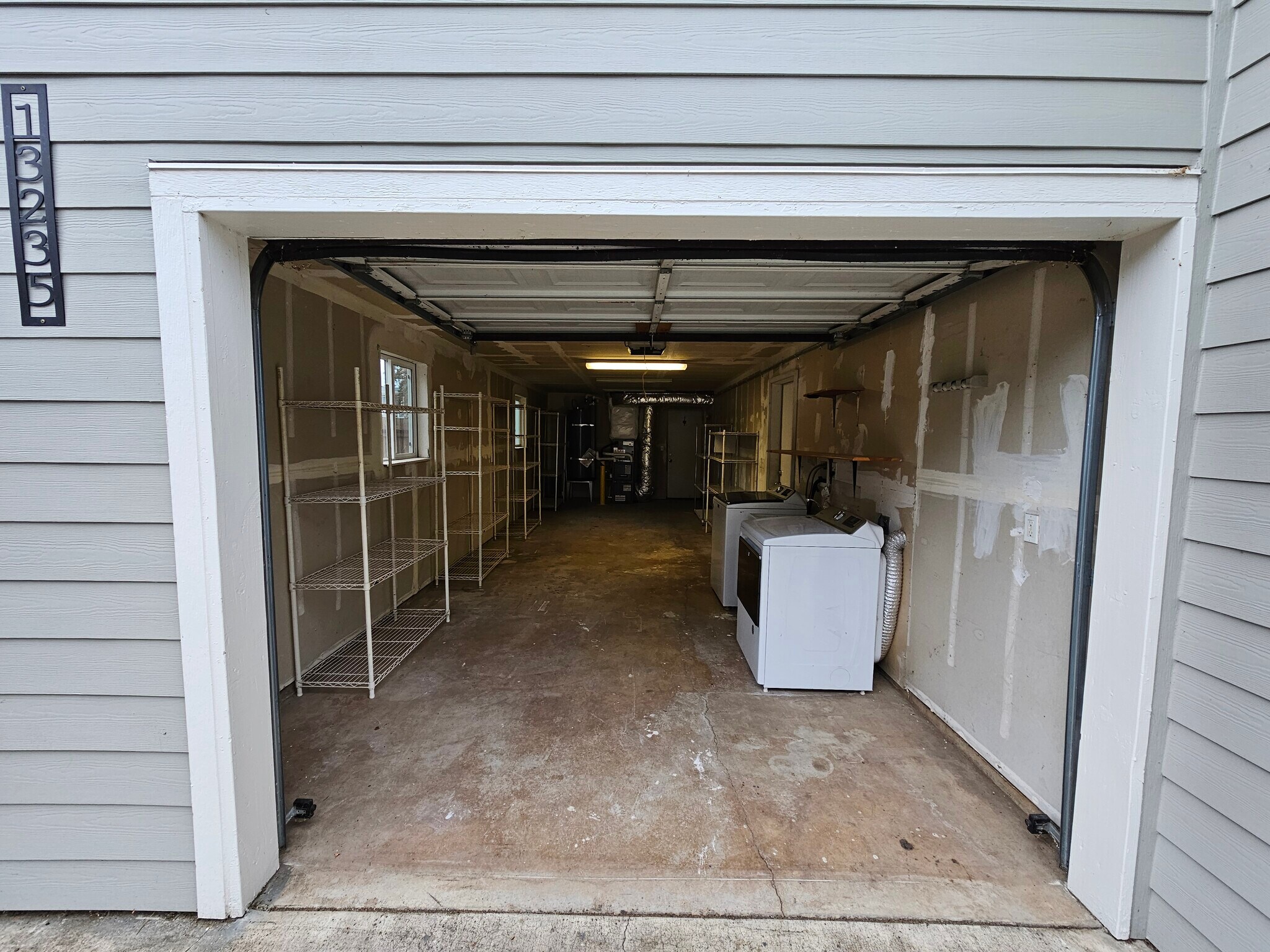 Building Photo - 13235 SE Oatfield Rd