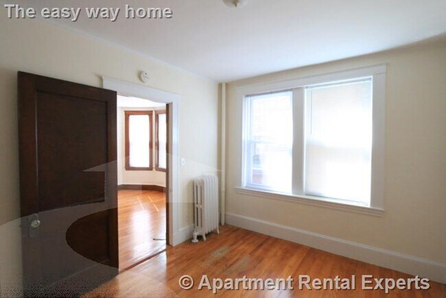 Building Photo - 156-158 Summer St Unit #104