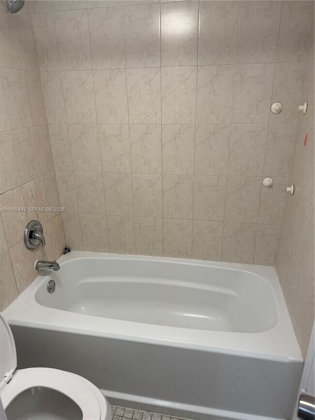 Building Photo - 250 W Park Dr