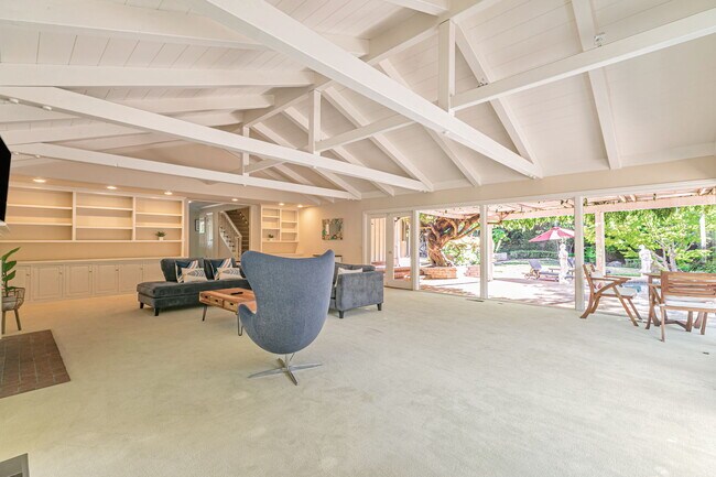 Building Photo - 25567 Willow Pond Ln