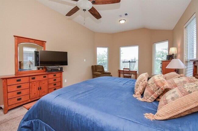 Building Photo - 2715 Farlow Ln