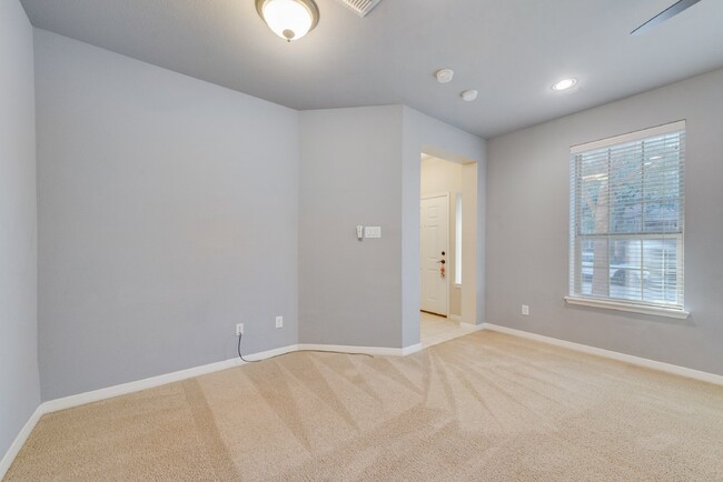 Building Photo - Charming Townhome in Addison