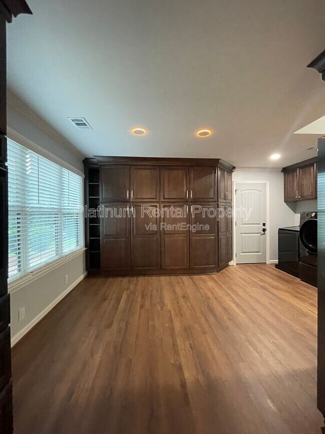 Building Photo - 1745 Berry Ct