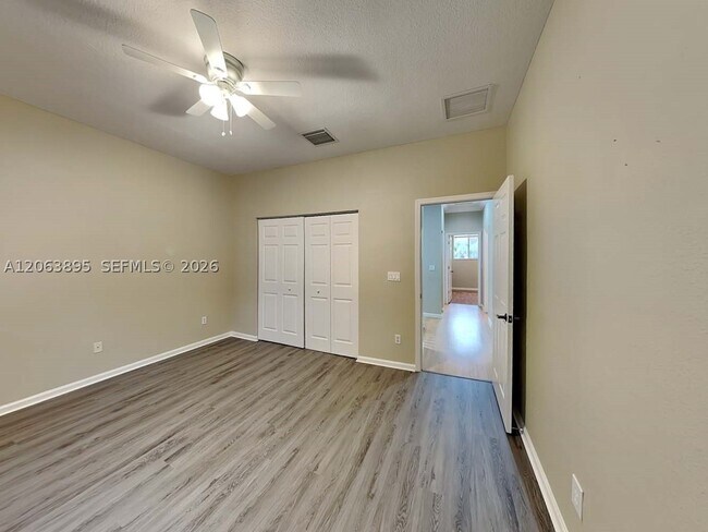 Building Photo - 4944 Cypress Ln