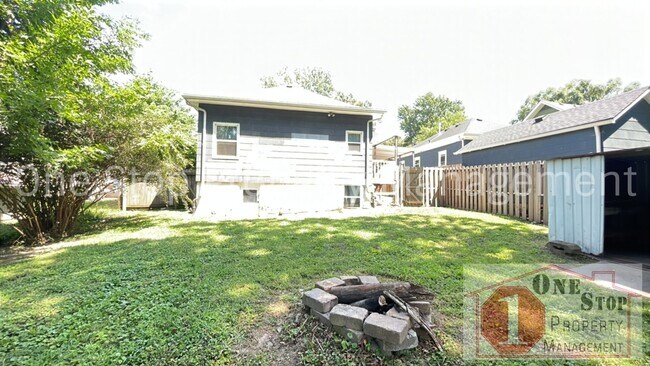Building Photo - Adorable 3 Bedroom, 1 Bathroom in Independ...