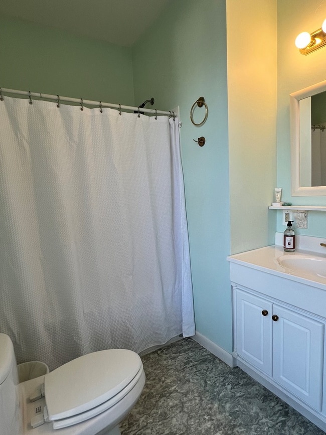 Building Photo - 4 Lee St