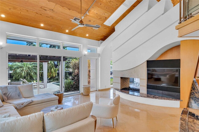 Building Photo - 74 Nurmi Dr