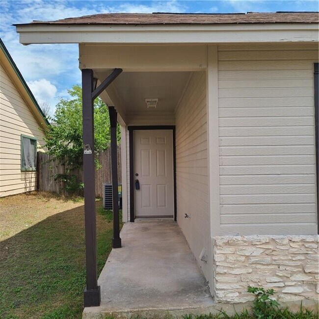 Building Photo - 12405 Alderbrook Dr