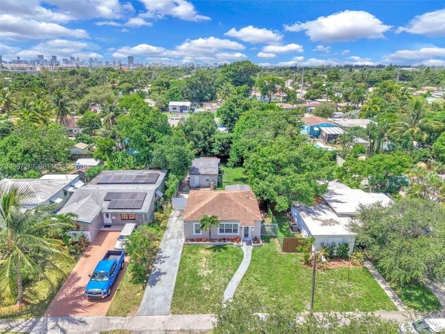 Building Photo - 2318 Washington St