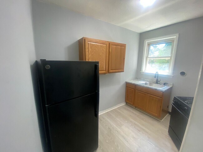 Building Photo - 3625 Everett St