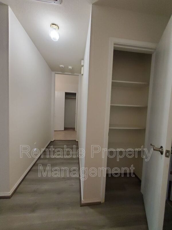 Building Photo - 1000 Eden St