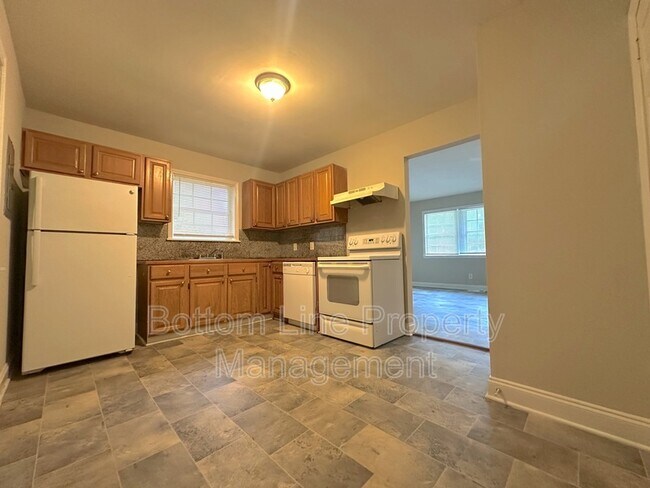 Building Photo - 1713 Longleaf Dr
