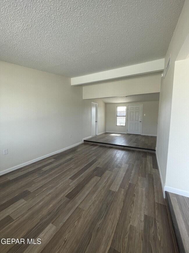 Building Photo - 312 Graphite Dr