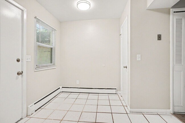 Building Photo - 514-516 N Berkley - 516 N Berkley