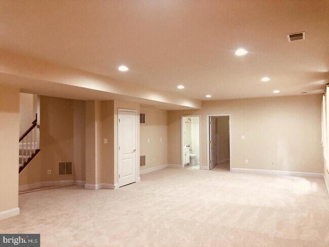 Building Photo - 8533 Gallahan Ct