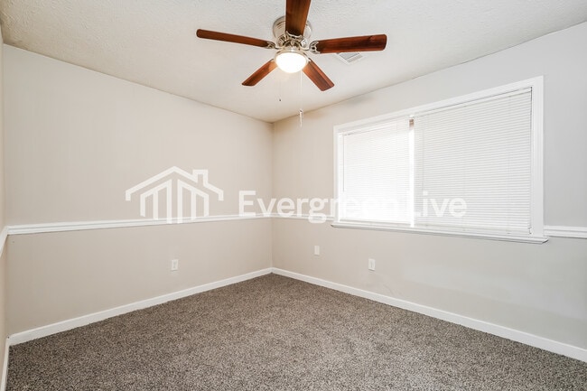 Building Photo - 5048 Riverwood Cir