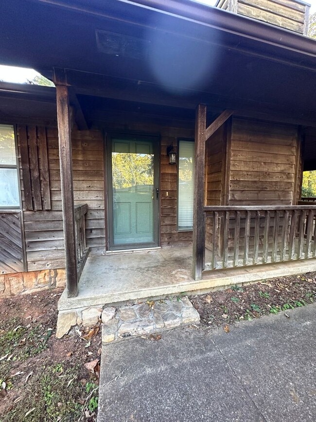 Building Photo - 5013 Buggy Ln