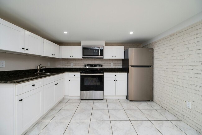 Building Photo - 57 S 6th St