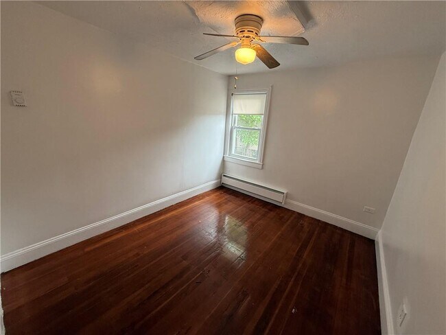 Building Photo - 604 Blackstone St